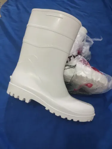 Bota Branca nova cano longo 41/42 