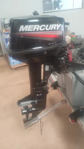 VENDO MERCURY 9.9 TIRADO ZERO FINAL DE 2024 . MOTOR USADO 6X SÓ.