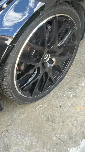 Vendo rodas aro 20 com pneus bons 5x112