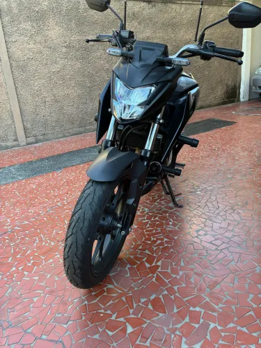 CB300f impecável único dono