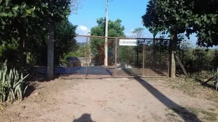 Chácara à venda em Engenheiro Coelho, com 1 quarto, com 21600 m²