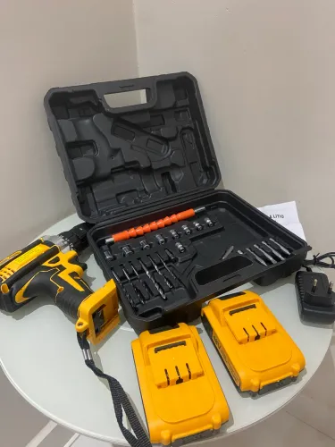 Parafusadeira Furadeira 18V/48V 2 Baterias Com Maleta e Acessorios Completa