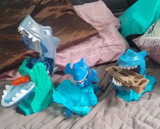 3 brinquedos pista hot Wheels cabeças d tubarão