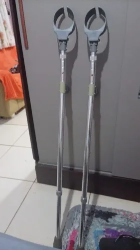 Muletas novinhas com regulagem o par por 250