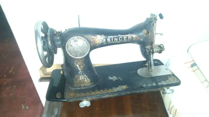 Maquina de costura antiga