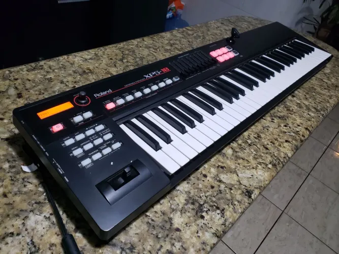 TECLADO ROLAND XPS 10