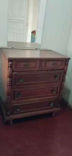 Cômoda sucupira 