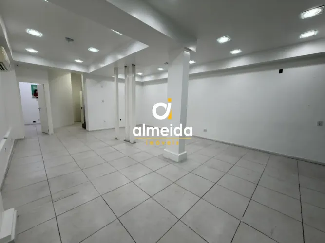 Sala comercial com 2 andares no Centro em Santa Maria RS
