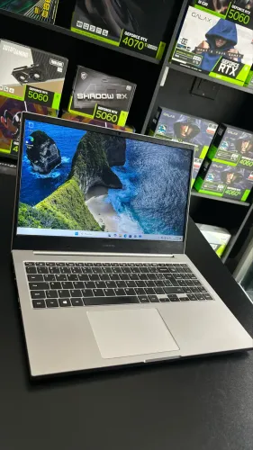 Notebook Samsung impecável 