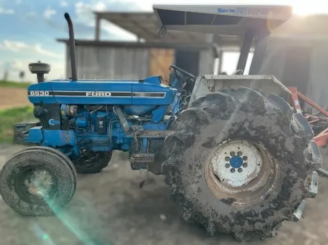 Trator Ford 6630