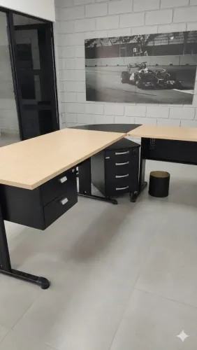 Mesa em L para escritório
