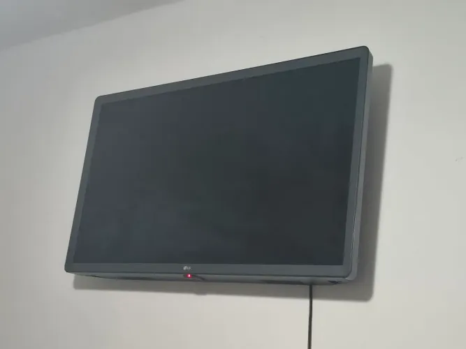 Televisão 32 polegadas smart em ótimo estado