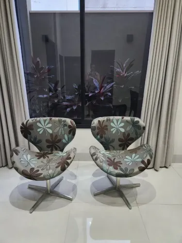 Par de poltrona giratória - floral ( 100 reais cada)