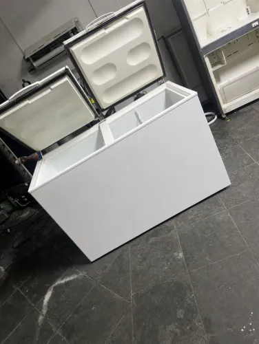 Vende- se freezer metal frio semi novo funcionando perfeitamente