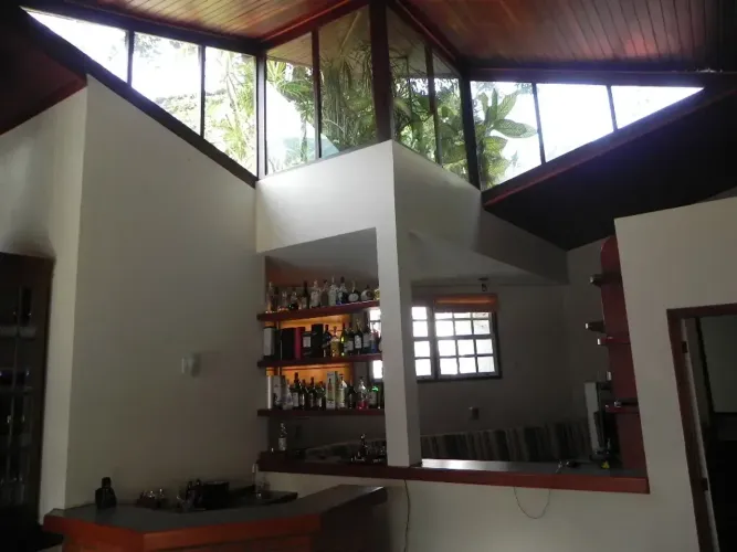 Casa em condomínio fechado com 270 m2, 3 quartos em Itanhangá-RJ, com vista da Pedra da Gá