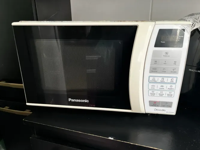 Micro-ondas Panasonic Dia-a-Dia 21 litros 127v