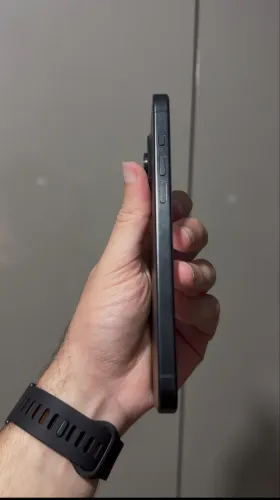 iPhone 15 Pro Max 256GB eSIM Titânio Preto