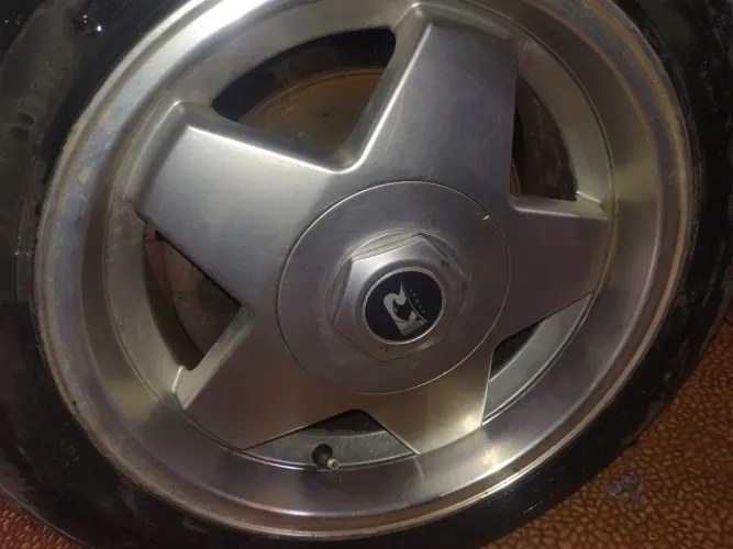 Rodas Aro 15 borbet (tala 7)multifuros com pneus meia vida,