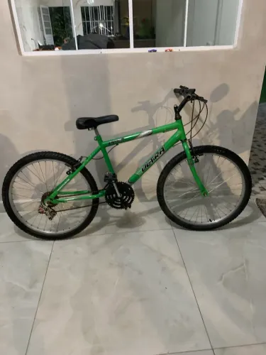 2 BICICLETAS ARO 24 E ARO 20 - VENDO JUNTAS - R$500
