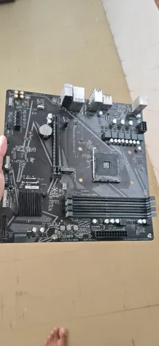 Vendo Placa-mãe A520M DS3H V2 Gigabyte (com defeito)