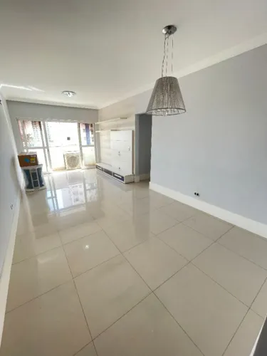 OPORTUNIDADE DE LOCAÇÃO - Ótimo apartamento SEMI MOBILIADO no Edifício Angra dos Reis