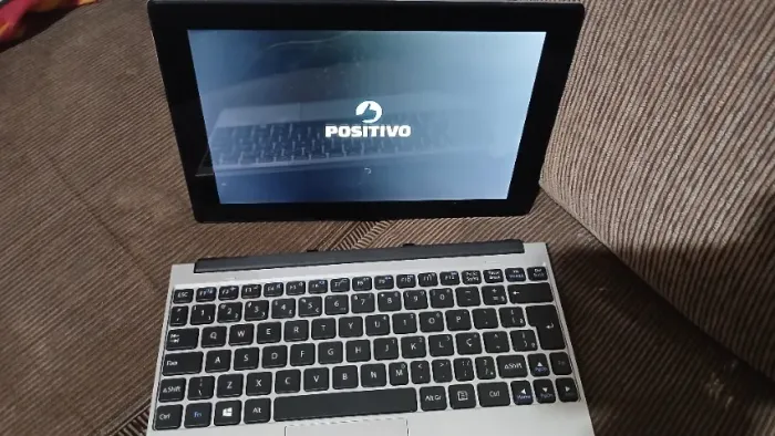 Notebook Positivo Duo ZX3000 - Ideal para estudos e navegar na internet!
