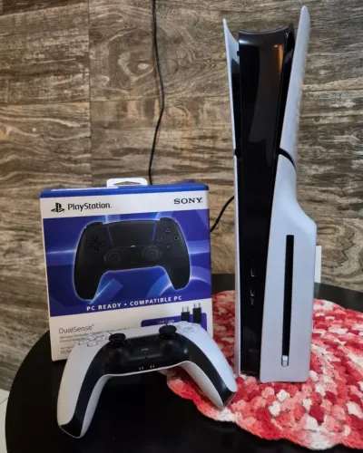 PS5 Slim 1TB Com Leitor + 2 Controles DualSense