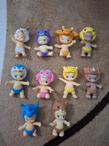 Lote com 10 Twozies da Moose Toys.