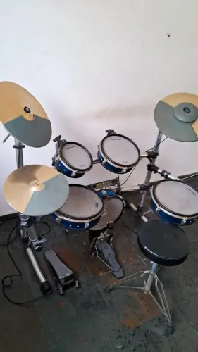 Bateria eletrônica staff drum