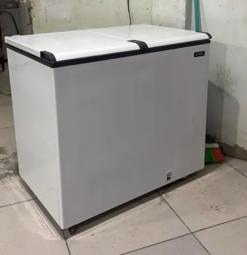 Vendo freezer esmaltec 220w