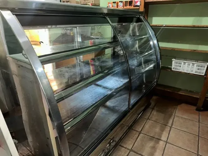 Balcão Refrigerado Expositor Profissional em Inox para Padaria, Mercado e Conveniência