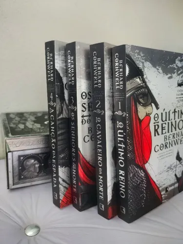 BOX Crônicas Saxônicas - Bernard Cornwell vols.1-4