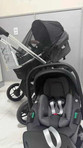 Travel System Maxi-Cosi Anna Luxe com bebê conforto incluso e isofix.