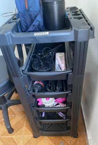  Carinho auxiliar de cabeleireiro 