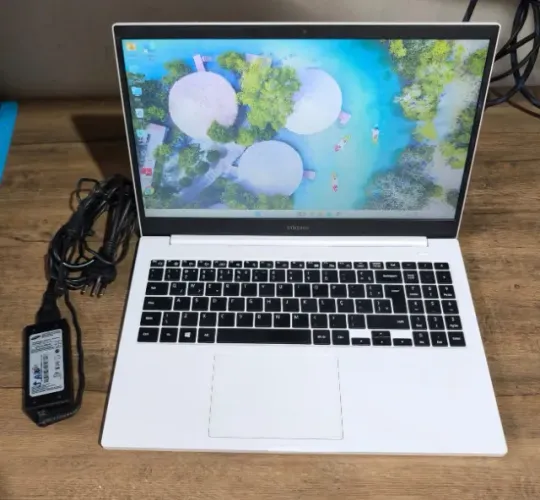 Notebook Samsung i5 11a Ger / 8 GB Ram / 256 GB SsD / 3 a 4 Hrs Bateria / Carregador /15.6