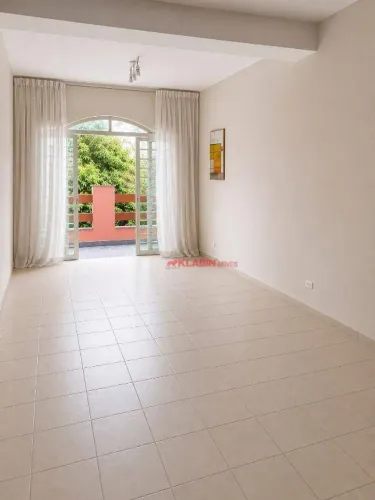 Sobrado com 2 dormitórios para alugar, 260 m² por R$ 5.305,00/mês - Aclimação - São Paulo/
