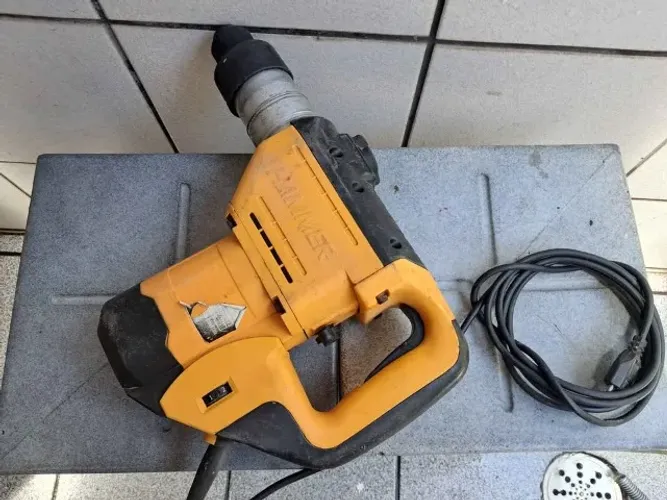 Martelete rompedor Dewakt SDSD25602K ( pra manutenção) leia a descrição