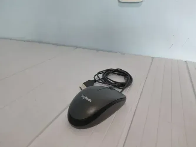 Mouse Logitech USB Preto