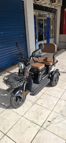 Vendo Triciclo Elétrico de 2000W de potência