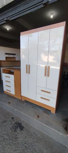 Guarda Roupa Solteiro 4 Portas + Comoda Novos