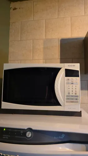 Micro-ondas CCE 20 litros 220V - Funcionando perfeitamente