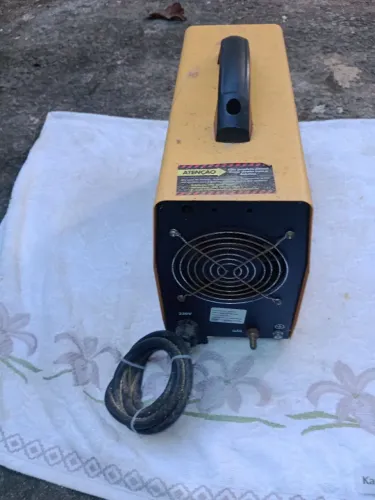 Vende Se Uma Máquina De Solda Mig Tig A 200 V 8 Brasil 