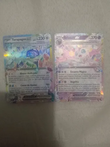 Duas cartas de Pokémon raro