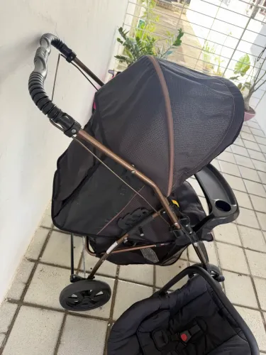 Carrinho de bebê + bebê conforto