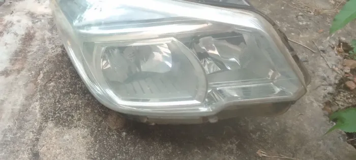 Farol lado  dir s10 2014