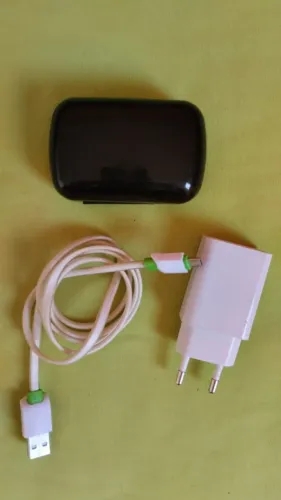 fones de ouvido bluetooth m10 (favor ler o anúncio )