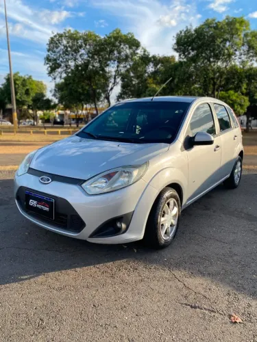 Ford Fiesta SE 1.6 8V Flex 5P 2014