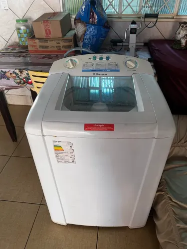 Máquina de Lavar Roupas Eletrolux