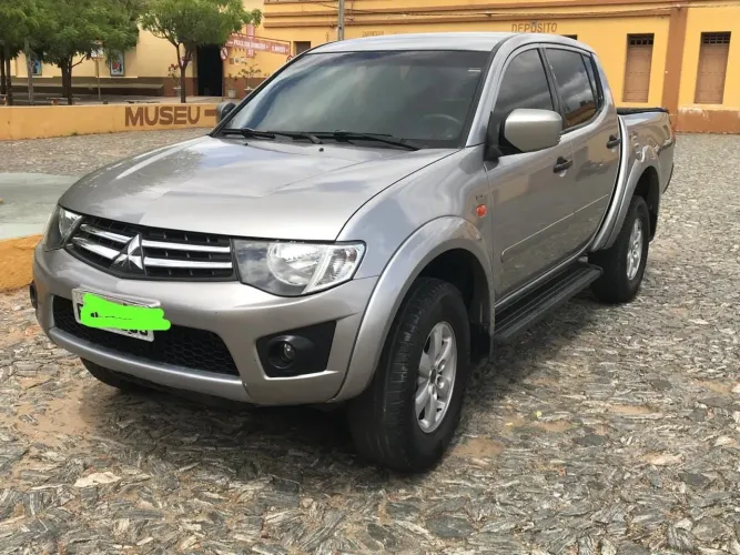 Mitsubishi L200 Triton HLS 2.4 Flex 16V CD Mec. 2015