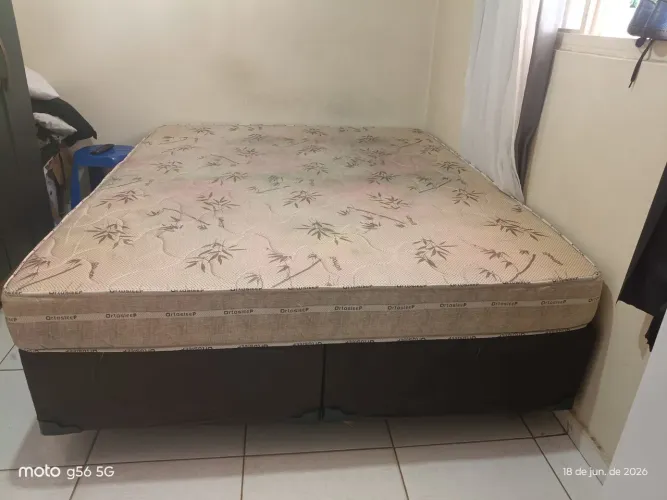 Vendo cama Queen size